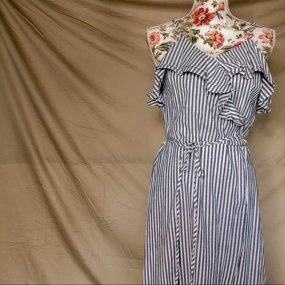 BLUE AND WHITE STRIPED DRESS